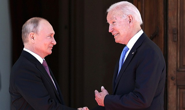 Chefes de Estado se reúnem nesta terça-feira; relações bilaterais 'continuam deploráveis', disse porta-voz da presidência russa