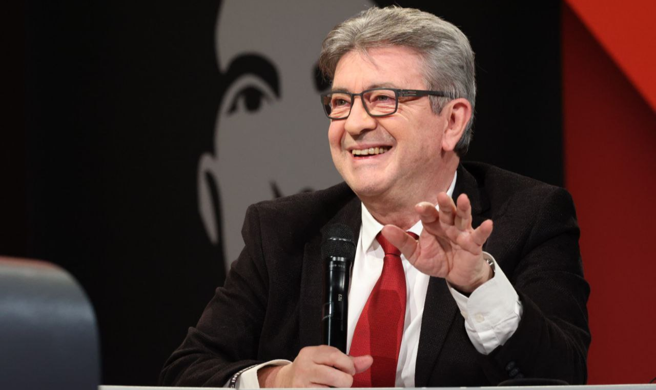 Pesquisa mostra Jean-Luc Mélenchon com 13% das intenções de voto, atr´ás de Zemmour e Le Pen, com 14,5%, e Pécresse, com 14%; 'nunca esteve tão perto do 2º turno', declarou seu partido