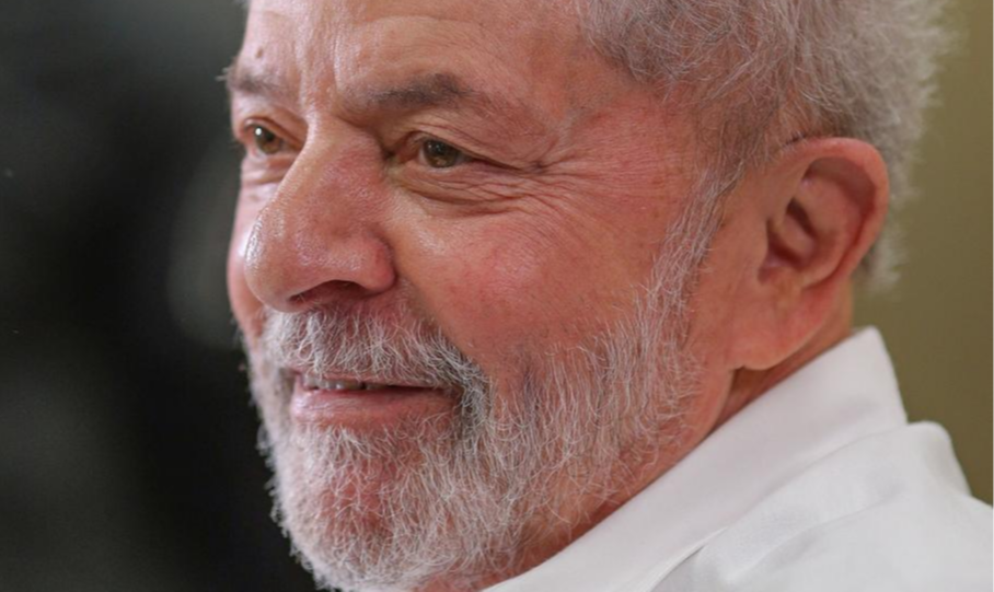 De la posición de la izquierda tras la caída del Muro de Berlín al Mercosur, Lula habló durante una hora de temas actuales e históricos que influyen en la política mundial