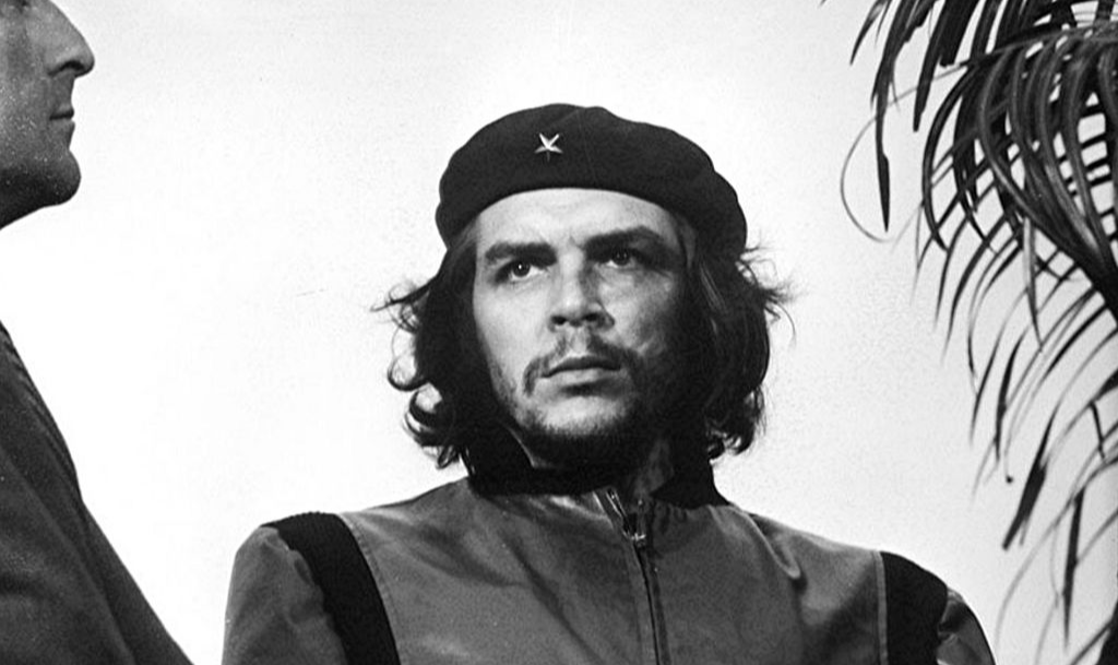 De janeiro a julho de 1952, aos 24 anos, Guevara realiza sua primeira viagem internacional de moto, com seu amigo Alberto Granado