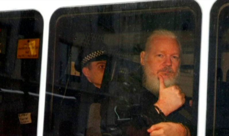 Uma amiga apoiadora conta como foi reencontrar o fundador do WikiLeaks no presídio de segurança máxima na Inglaterra