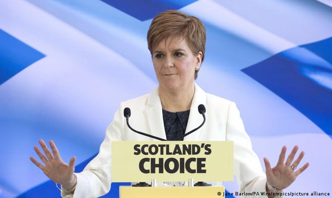 Líder do governo da Escócia afirma que país foi 'arrancado' da União Europeia contra a vontade durante o Brexit, e traça planos para uma independência do Reino Unido sem a necessidade do aval de Londres