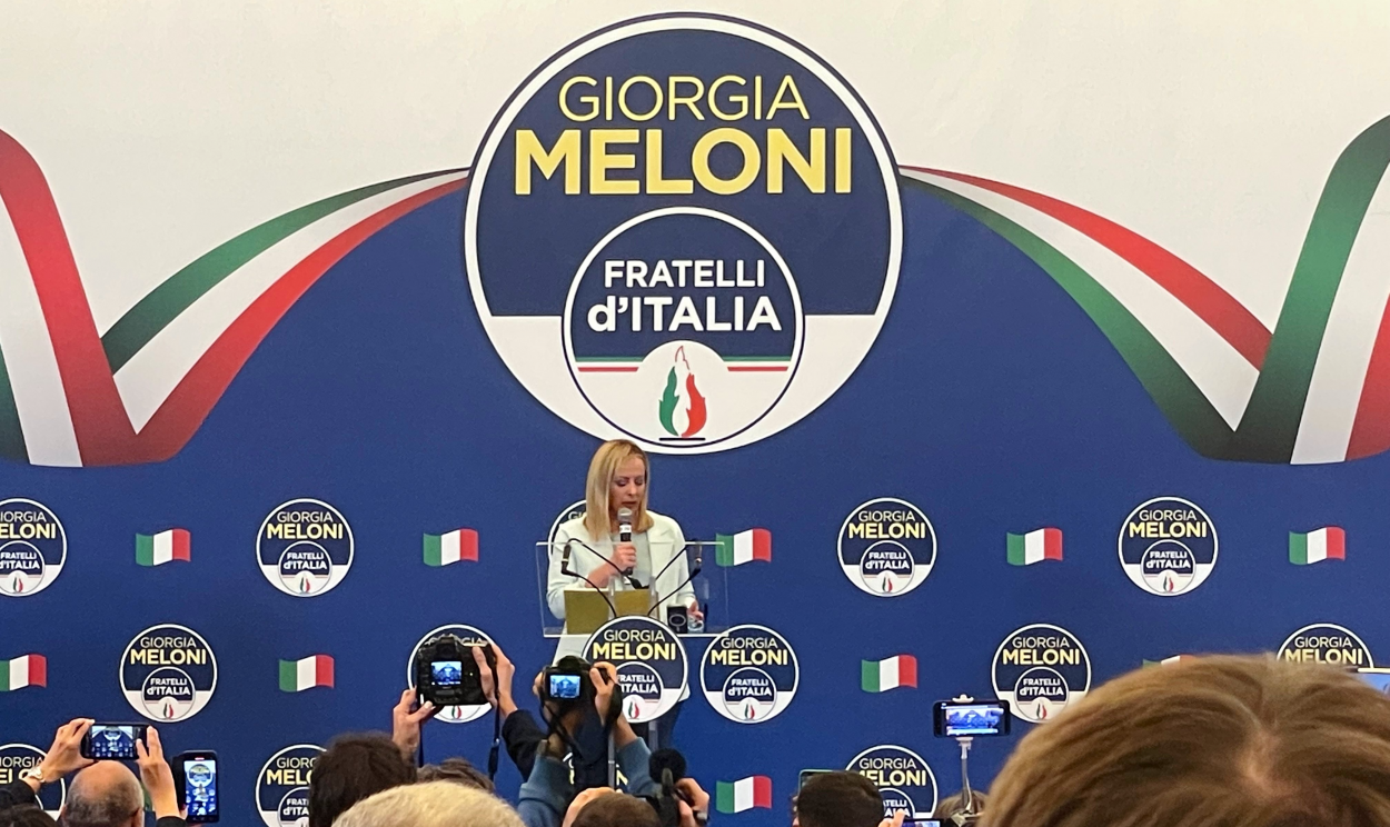 Para maioria absoluta no Parlamento, partido neofascista Irmãos da Itália precisa da Liga e Forza Italia, de Matteo Salvini e Silvio Berlusconi, respectivamente