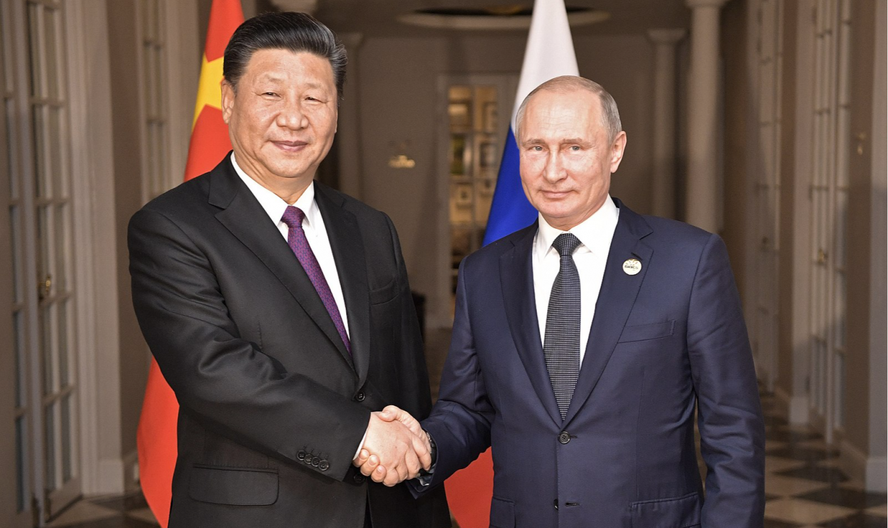 Chefe da diplomacia chinesa, Wang Yi, faz visita a Moscou para negociações sobre possível plano de paz na Ucrânia
