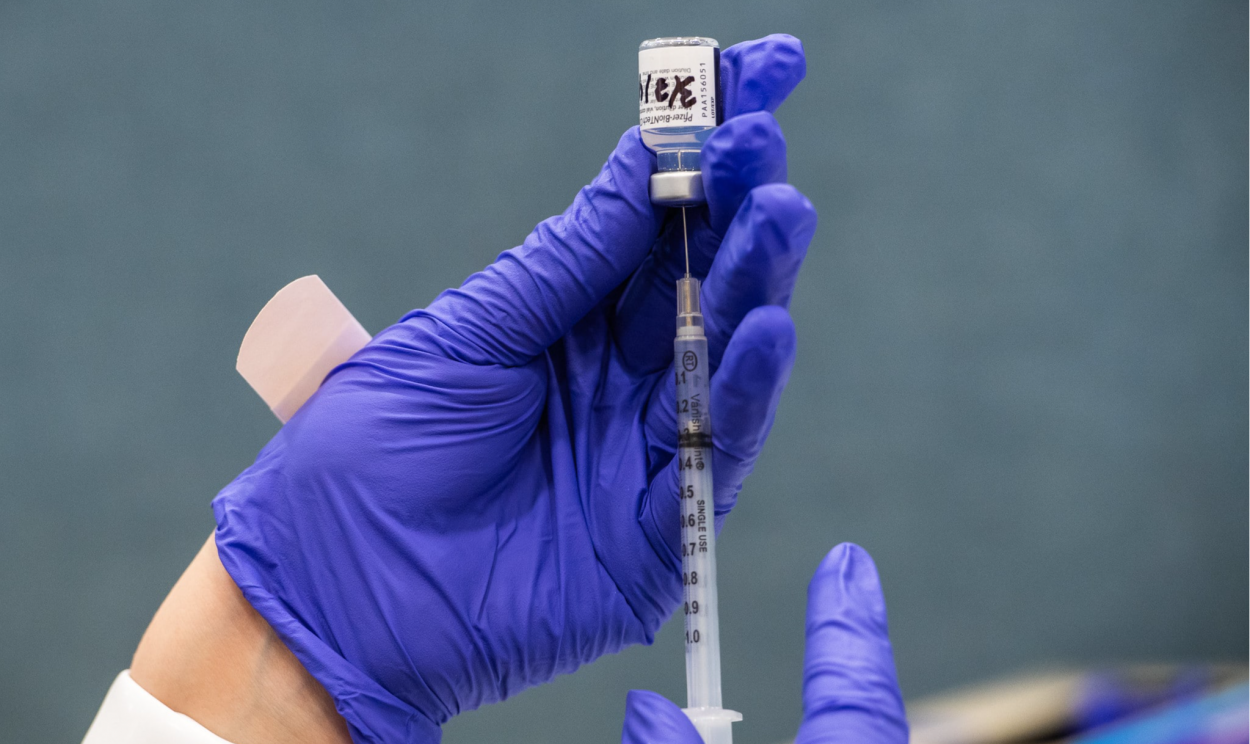 Pelo menos 8% das pessoas imunizadas com a primeira dose da vacina não compareceram para tomar a segunda aplicação