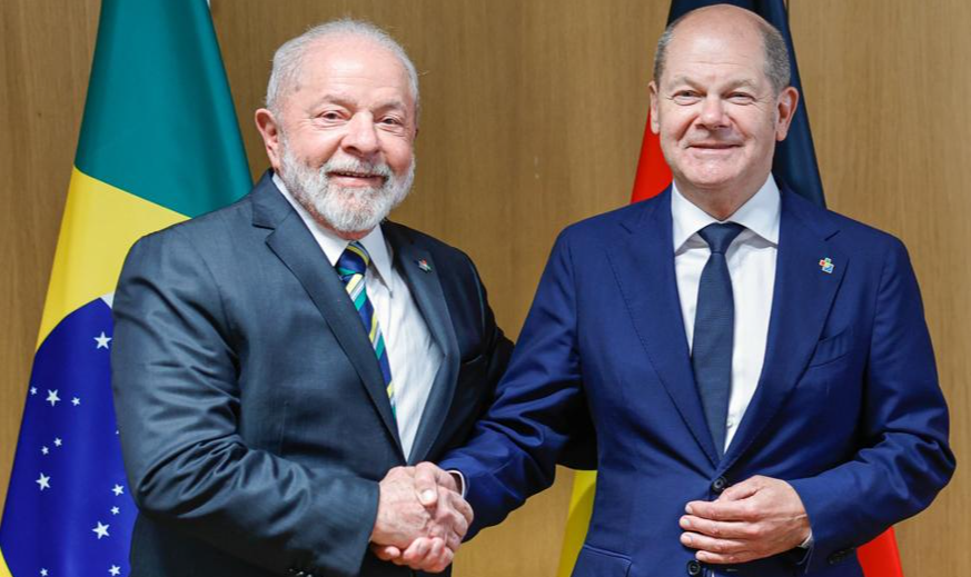 Presidente será recebido por Scholz em Berlim, na primeira viagem oficial de um chefe de Estado brasileiro desde 2012; países vão ainda reativar mecanismo de consultas, que ficou paralisado após impeachment de Dilma