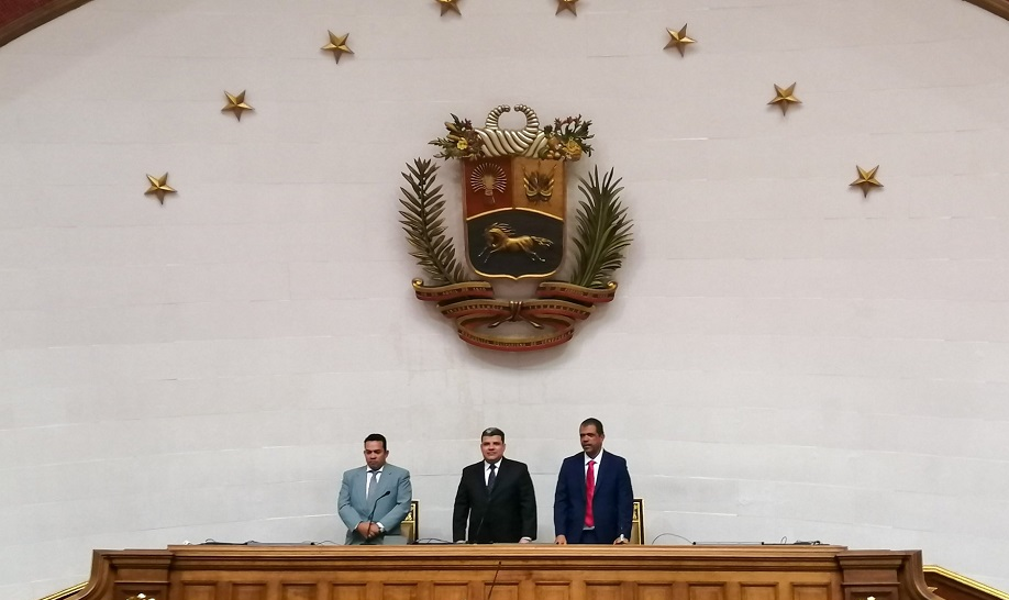 “Nós vamos abrir caminho para transitar a despolarização do país e do parlamento”, disse novo presidente do Poder Legislativo, que integra a oposição e é reconhecido por Maduro