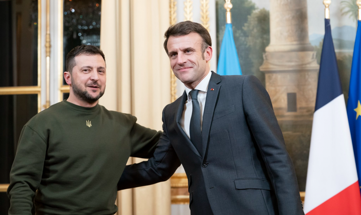 Presidente da França respondeu seu homólogo brasileiro pelo Twitter, afirmando sobre a necessidade de 'continuar juntos' pelo fim do conflito