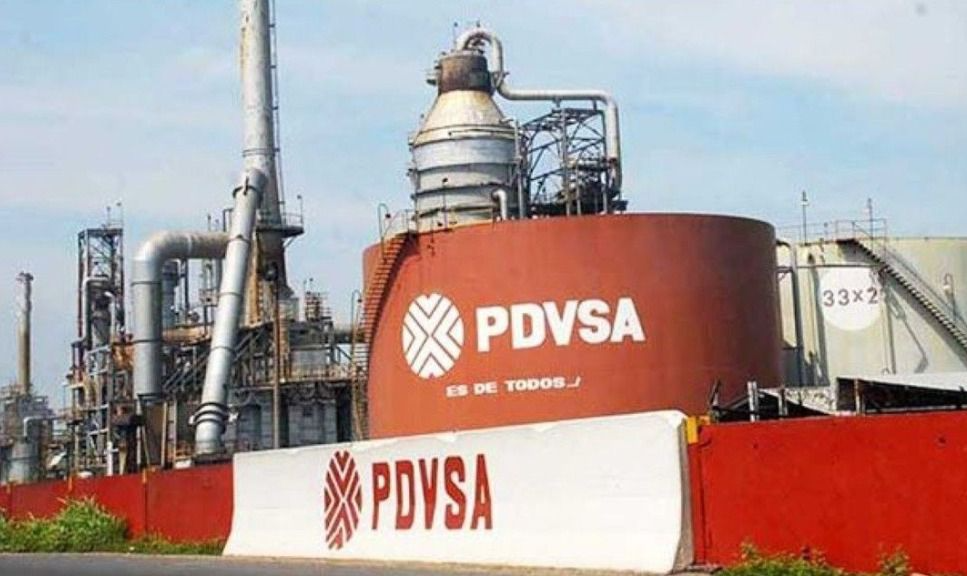 Grande investigação sobre corrupção na empresa estatal de petróleo PDVSA (Petroleos de Venezuela) prendeu 42 empresários e funcionários da empresa pública