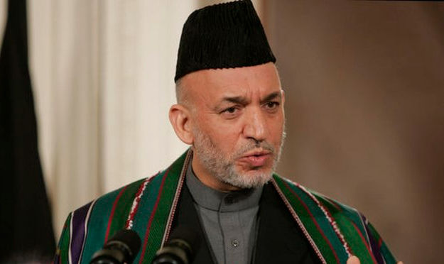 Primeiro presidente do Afeganistão após derrota do Talibã em 2001, Hamid Karzai encabeça negociações políticas com grupo extremista islâmico
