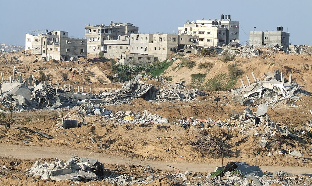 Incidente na cidade de Jabalia, no norte da Faixa de Gaza, teria começado durante uma festa. Investigações preliminares apontam que gasolina e diesel estocados no local facilitaram o alastramento do fogo