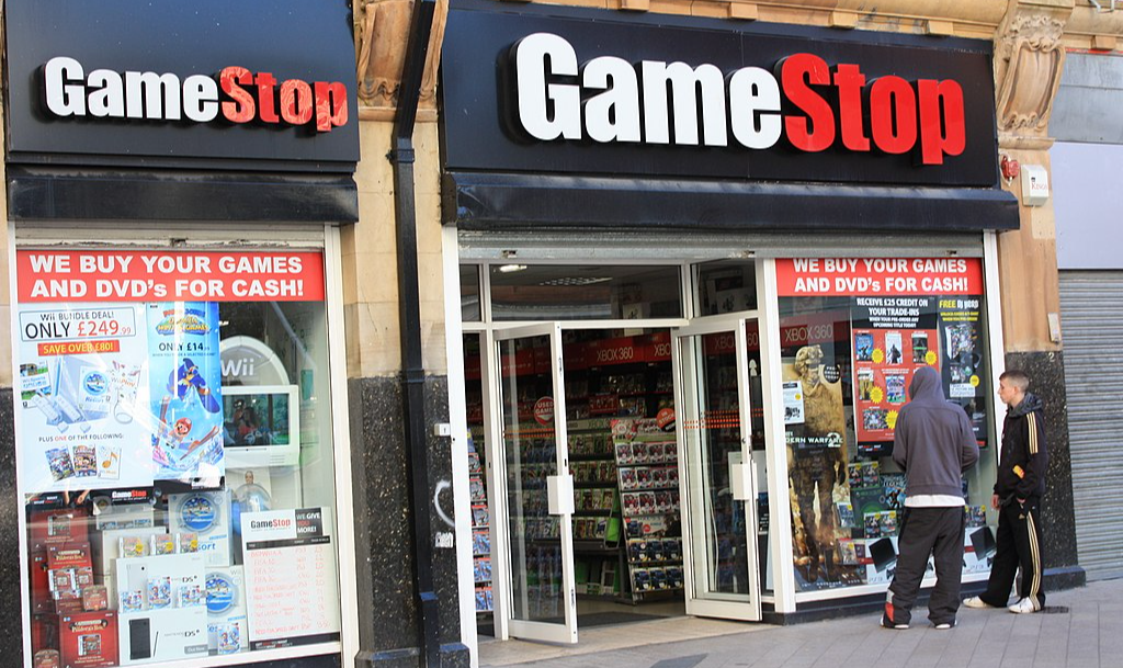 Loja GameStop era alvo de ataques especulativos que desvalorizaram seu valor, mas internautas compraram papéis da rede, cujo valor explodiu