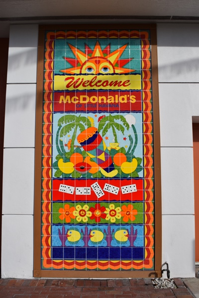 Fachada do McDonald's de Little Havana