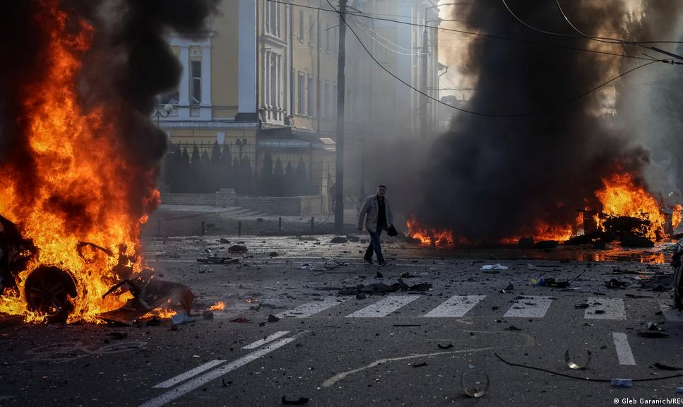 Ucranianos afirmam que ataques deixaram mortos e feridos em diversas cidades; mísseis podem ser reação após explosão na ponte da Crimeia