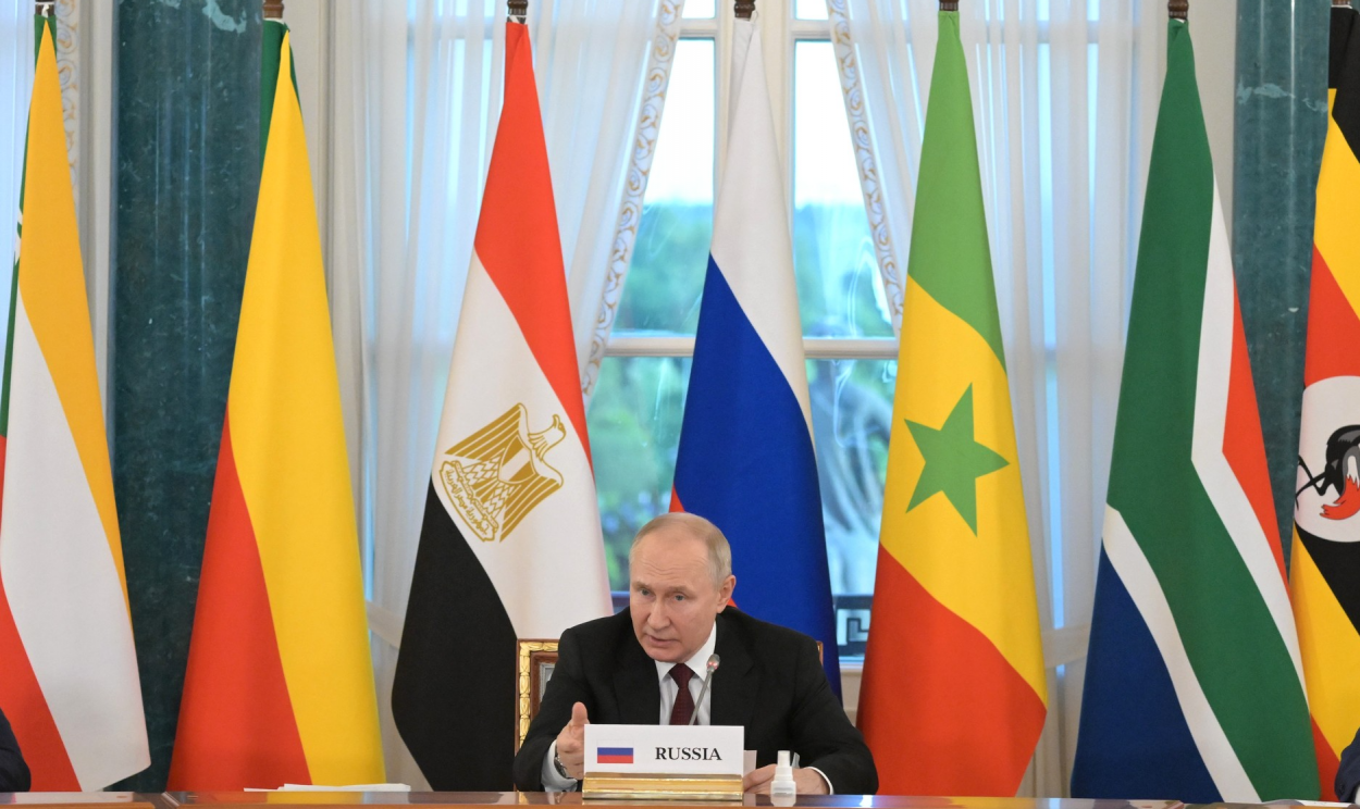 Líder russo elogiou a perspectiva de 'resolução pacífica' da delegação que envolve sete países da África para fim do conflito, enquanto Kiev rejeitou mediação