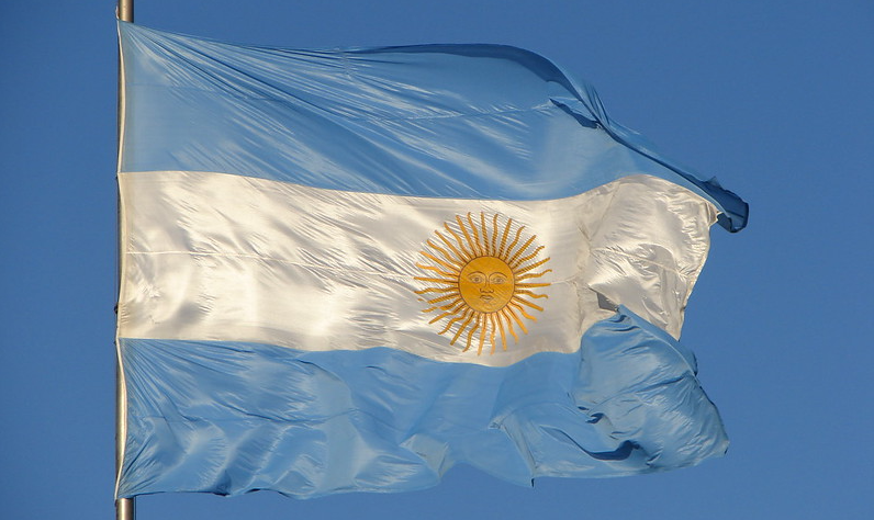 Revisões trimestrais habilitam desembolsos do Fundo a Argentina para cancelar os vencimentos firmados por Macri