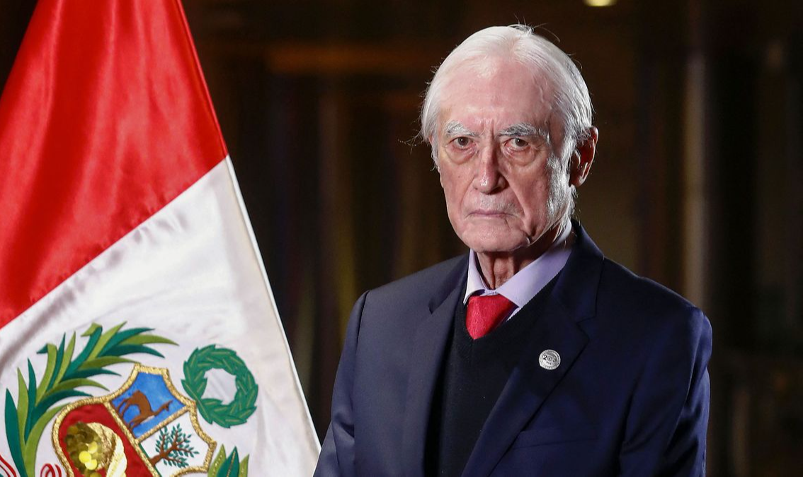 Héctor Béjar abandona Chancelaria peruana após sofrer pressão midiática; declaração feita antes de se tornar ministro foi tirada de contexto, diz governo