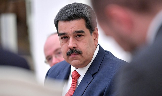 Maduro prometeu revisar acordos coletivos de várias categorias; proposta também está presente no Foro de Diálogo Social
