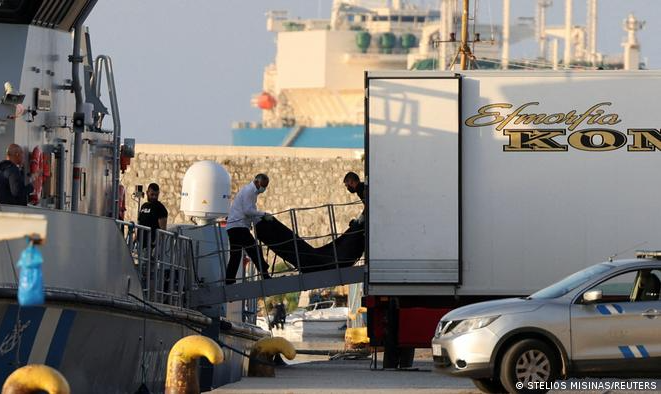 Cidadãos egípcios são suspeitos de tráfico humano e estavam em embarcação que afundou nesta semana