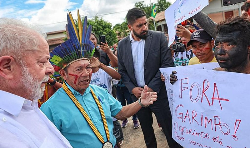 Visita presidencial pautou as redes sociais e atraiu atenção para a tragédia vivida pelos indígenas
