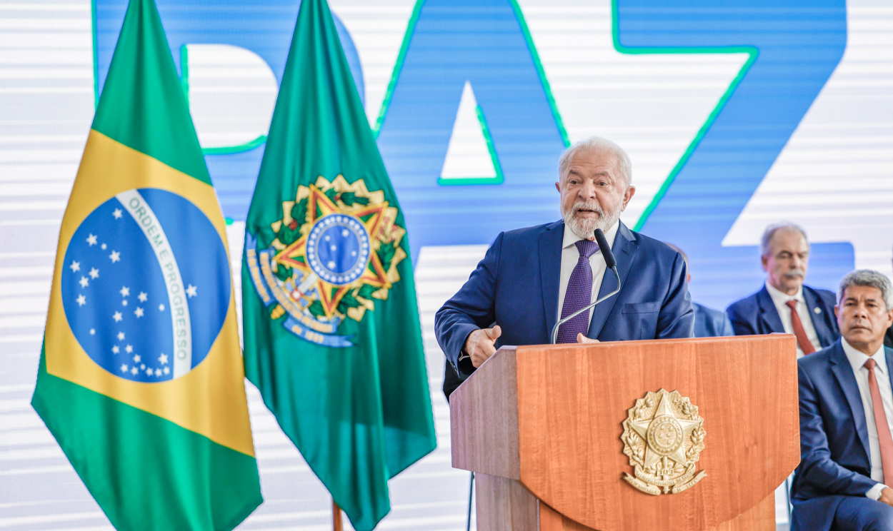Presidente do Brasil critica artigo que  permite participação de empresas europeias em licitações governamentais na América do Sul