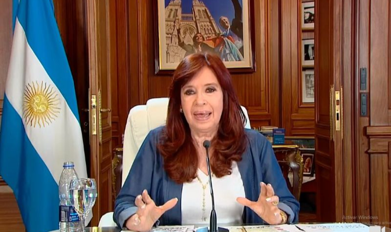 Vice-presidente da Argentina comentou sentença do tribunal de primeira instância, acusou juízes e procuradores de lawfare e recordou atentado que sofreu em setembro