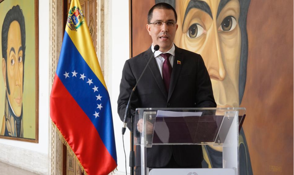 Declaração de Jorge Arreaza ocorreu após a publicação de um vídeo onde o chefe do Comando Sul apresenta Trump às Forças Armadas colombianas e brasileiras