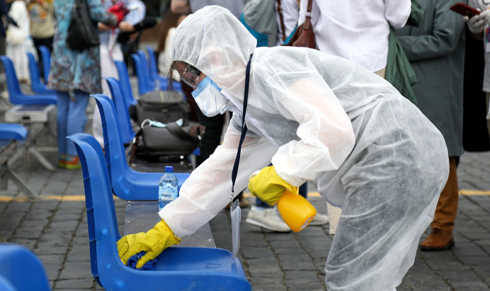No último período de 24 horas, foram contabilizados 4,5 mil infectados em Tóquio; vírus foi detectado no país pela 1ª vez em janeiro de 2020