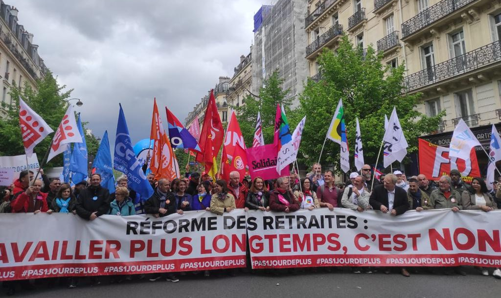 Principal alvo das críticas dos manifestantes foi o presidente Emmanuel Macron e a reforma da Previdência; muitos pediam o recuo da legislação