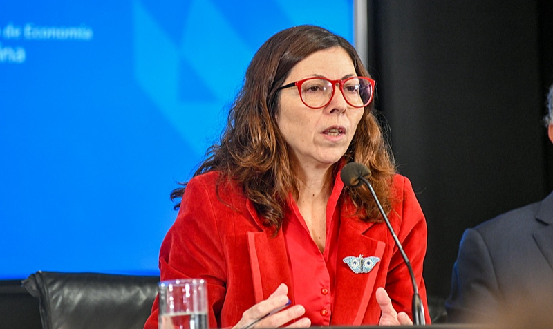 Após renúncia de ministro anterior, Silvina Batakis anuncia aposta na austeridade fiscal e compromisso com dívida do Fundo Monetário Internacional