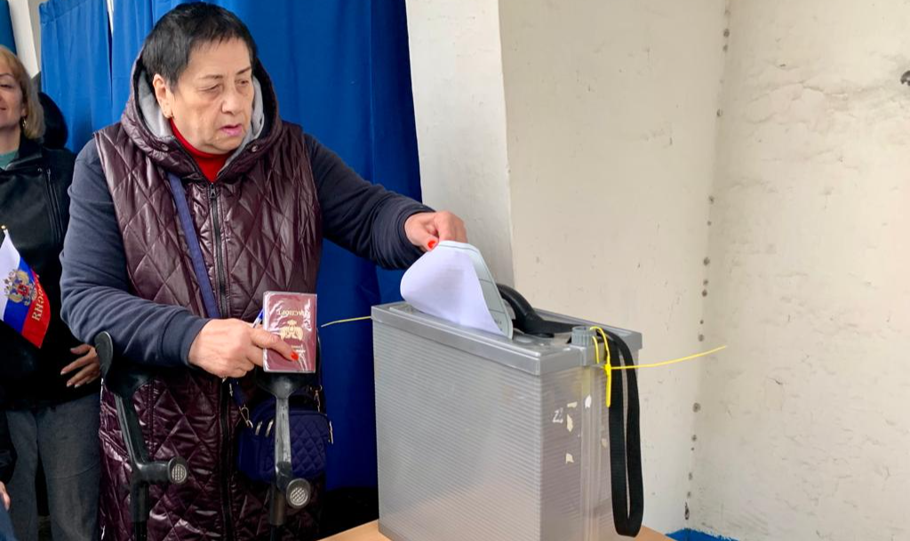 Segundo chefe da Comissão Eleitoral, mais de um milhão de pessoas compareceram às urnas; votação encerra nesta terça-feira