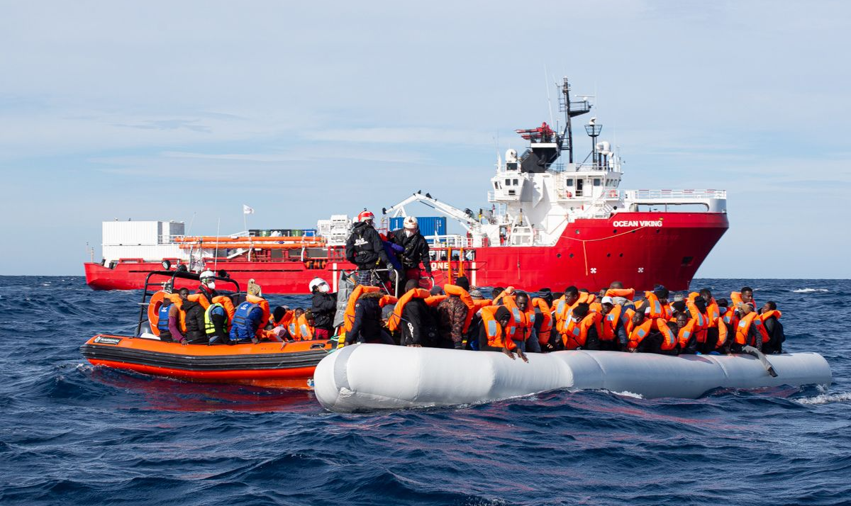 Desde 2014, bloco gasta mais energia para fechar as fronteiras e controlar a ação das organizações humanitárias em alto mar do que em resgatar barcos à deriva