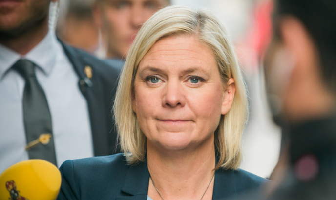 Magdalena Andersson perdeu apoio do Partido Verde depois de o Parlamento aprovar uma Lei Orçamentária escrita pela oposição, em aliança com a extrema direita