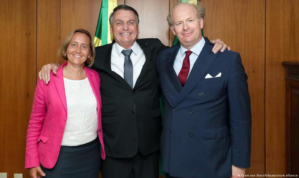 Na falta total de interlocutores de primeiro escalão, Bolsonaro se encontrou com uma obscura deputada ultradireitista alemã. O encontro sublinha o desastre que o bolsonarismo perpetrou na política externa do país