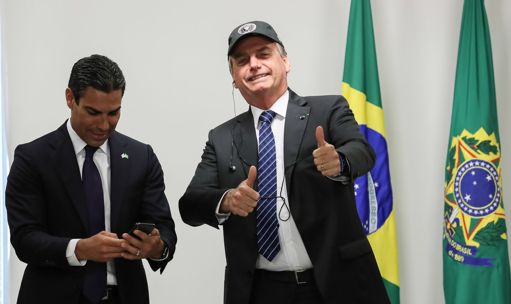 Especialistas em análise de discurso temem que normalização de uma linguagem "crua" tenha consequências para a legitimidade do país, tanto no cenário internacional quanto no nível das instituições democráticas no Brasil