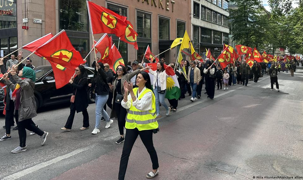 Há meses, Ancara barra a entrada da Suécia na aliança militar, alegando que o país abriga 'terroristas' ligados ao Partido dos Trabalhadores do Curdistão (PKK)