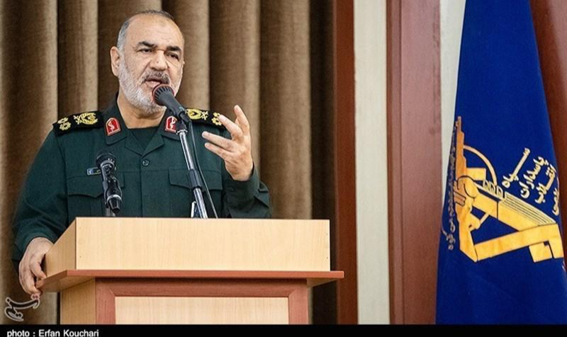Teerã nega estar por trás dos bombardeios reivindicados pelos houthis e multiplica advertências sobre eventuais ataques militares a seu território