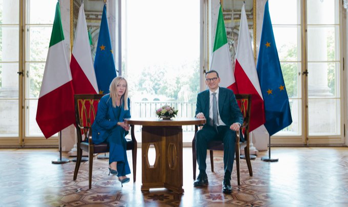 Líderes da extrema direita europeia reúnem-se após Polônia criticar medidas migratórias da UE, apoiadas pela Itália