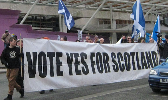 Primeira-ministra escocesa, Nicola Sturgeon, que planejava nova votação para outubro de 2023, precisará agora de improvável aval do Legislativo britânico