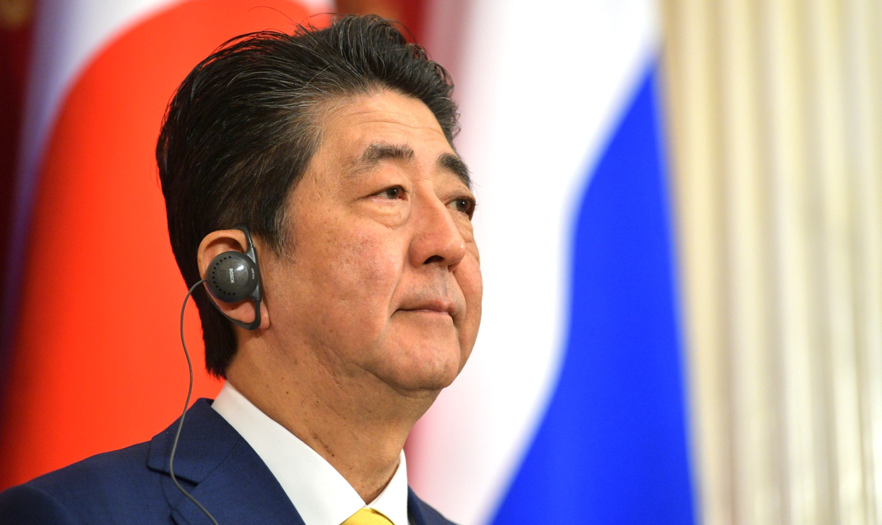 Shinzo Abe estava no cargo desde 2012 e é primeiro-ministro que mais tempo ocupou posto; ele sofre de retocolite ulcerativa