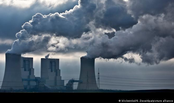 Berlim pretende reduzir rapidamente a dependência energética em relação a Moscou. Para tal, o gás não será mais empregado na produção de eletricidade. Voltam à cena dois inimigos do clima: carvão betuminoso e linhito