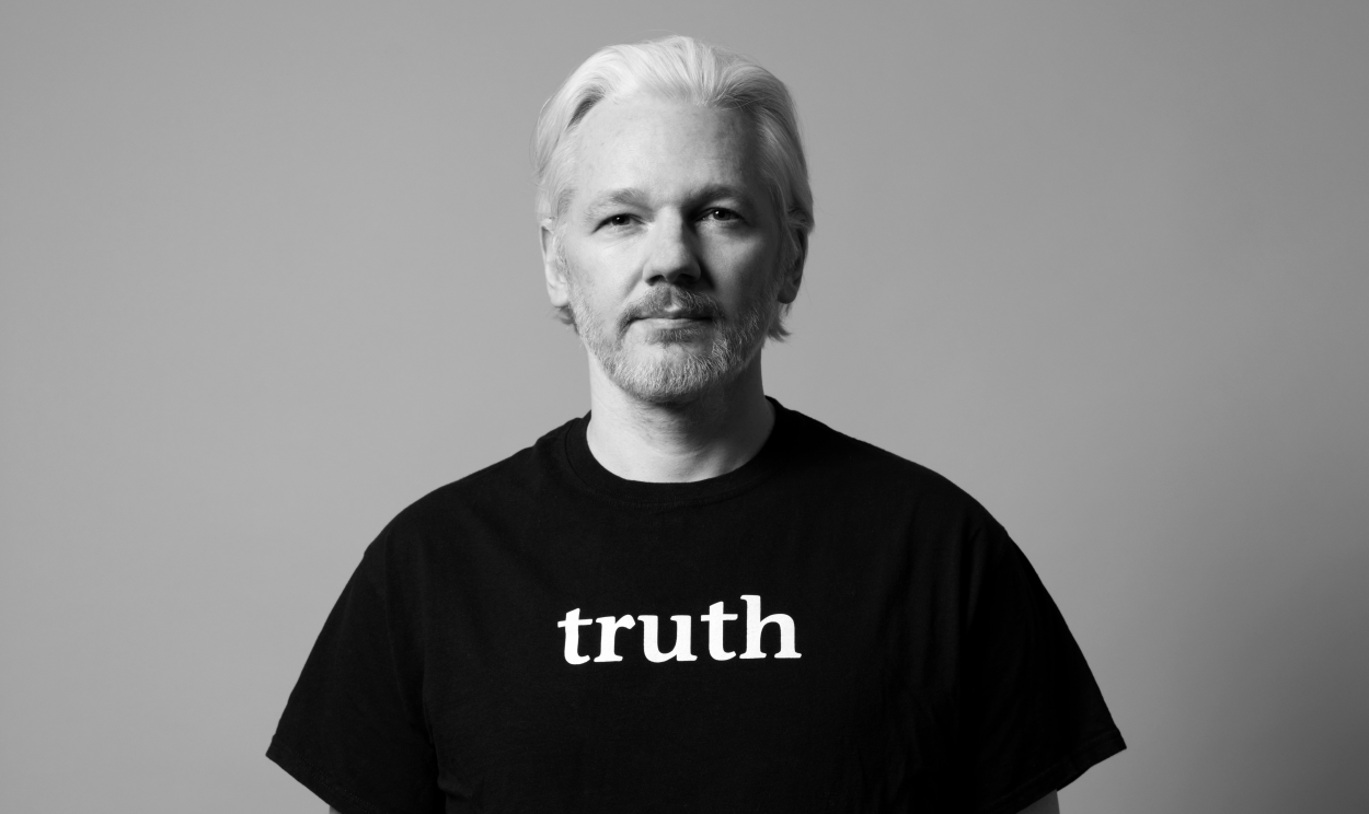 'Ithaka: a luta de Assange' acompanha trajetória de John Shipton, pai do jornalista australiano, para evitar que filho responda acusações sobre atuação do Wikileaks nos Estados Unidos