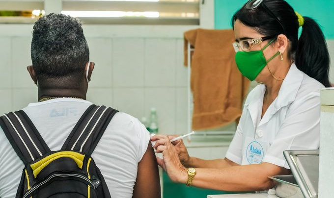 Paciente chegou à ilha vindo de Moçambique no final de novembro; amostra do PCR foi realizada um sequenciamento do coronavírus