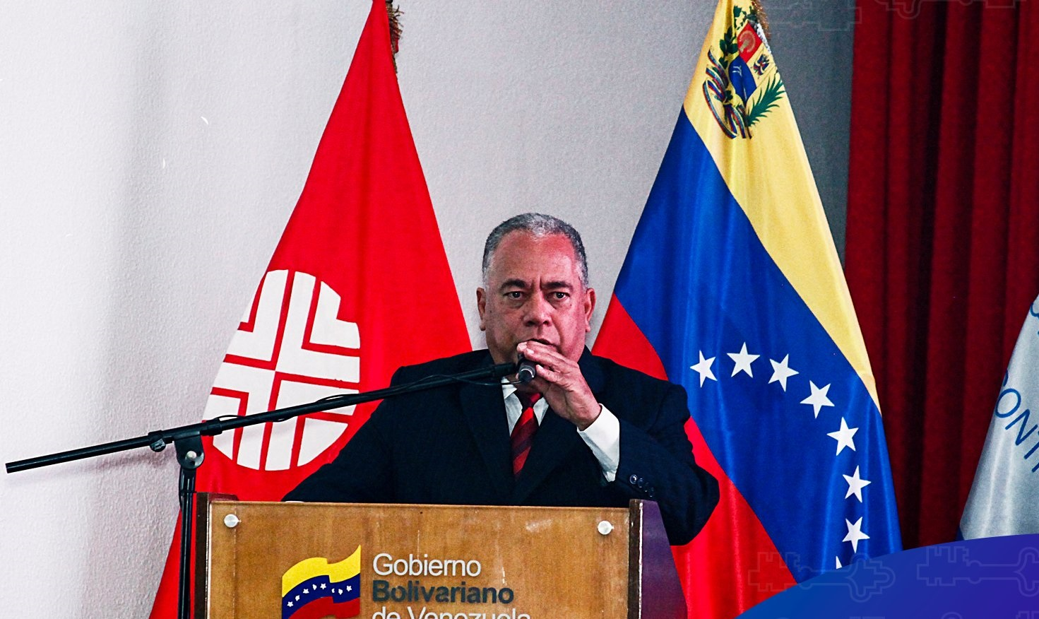 Controlador-geral da República, Elvis Amoroso, também solicitou o bloqueio de transações financeiras dos nomeados por Guaidó para assumirem cargos executivos em estatais venezuelanas internacionais