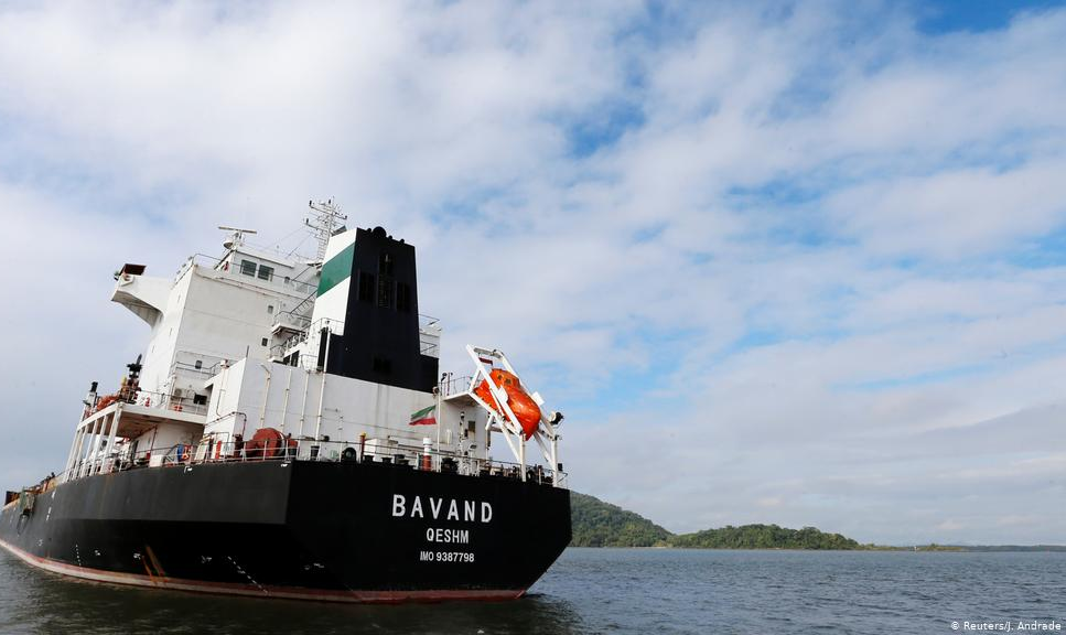 Duas embarcações registradas no país islâmico estão paradas em Paranaguá; estatal teme represálias dos EUA