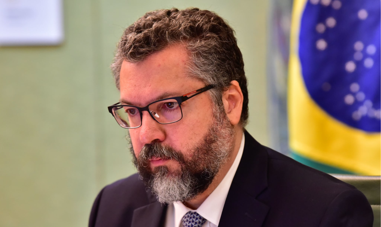 Saída do chanceler foi confirmada pelo presidente Jair Bolsonaro por volta das 19h, junto com outras cinco mudanças em ministérios do governo