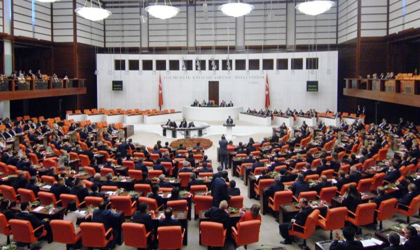 Moção recebeu 325 votos a favor e 184 contra e dá mandato de um ano para o presidente Recep Tayyip Erdogan deslocar soldados para o país africano