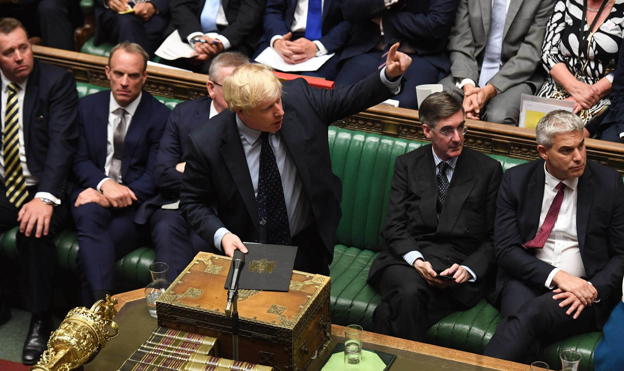 Proposta foi apresentada pelo governo após sofrer uma derrota mais cedo no Parlamento com a aprovação de uma emenda que impediu que Johnson consiga concluir um Brexit sem acordo