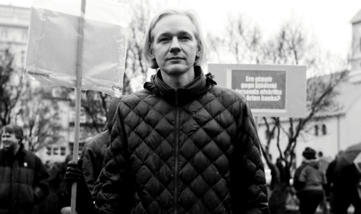 AMLO celebrou decisão de não extradição do fundador do Wikileaks e afirmou que solicitará ao Reino Unido liberdade ao ativista