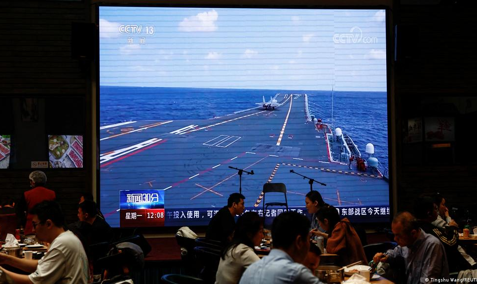 Pequim 'completa com sucesso' manobras em torno da ilha; Kremlin defende direito chinês de 'reagir a provocações'